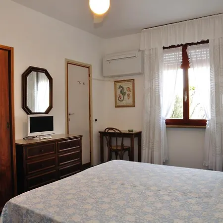 Tirreno Готель