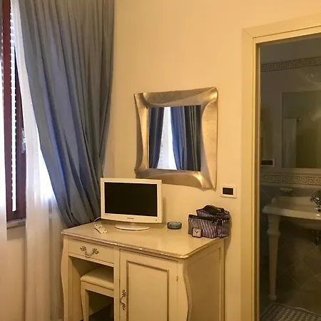 Tirreno Готель 3*