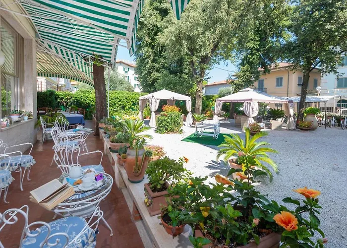 Hotell Tirreno Forte dei Marmi