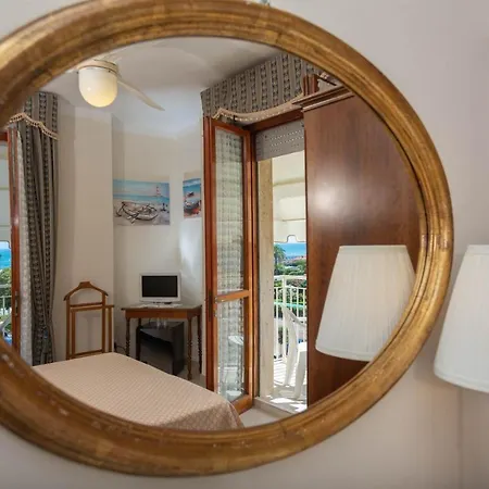 Hotel Tirreno